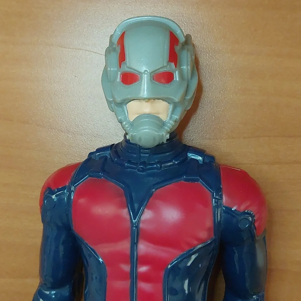 Hasbro marvel Titan hero series Ant-Man 12-in action figure. Great condition! - Picture 3 of 10